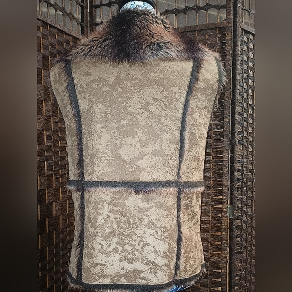 Avalanche Vest - Picture 2 of 10